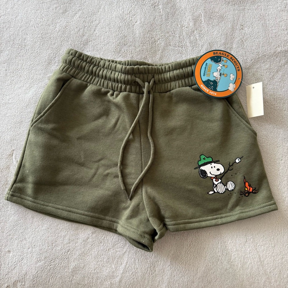 Camp Snoopy Campfire Fleece Olive Green Shorts